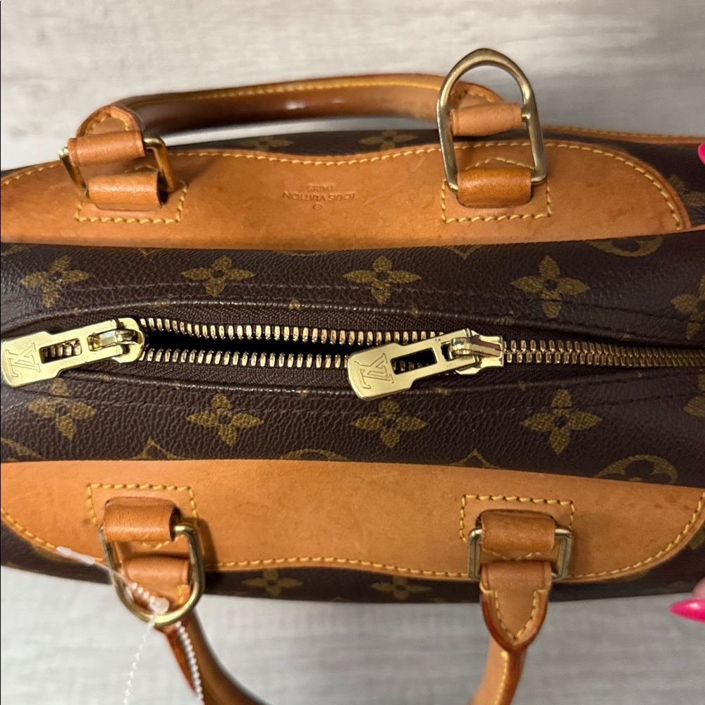 Louis Vuitton Deauville Vanity Monogram Canvas COA - Picture 8 of 17